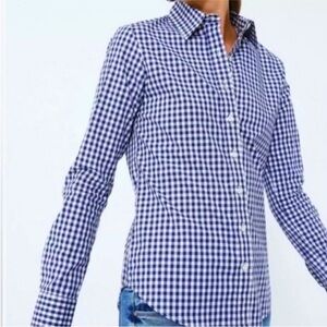 UNTUCKit Women's Blue and White
Gingham Belleza Button Up Long Sleeve
Shirt Sz 6